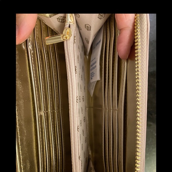 AVAILABLE - Pink creme wallet - Picture 6 of 6